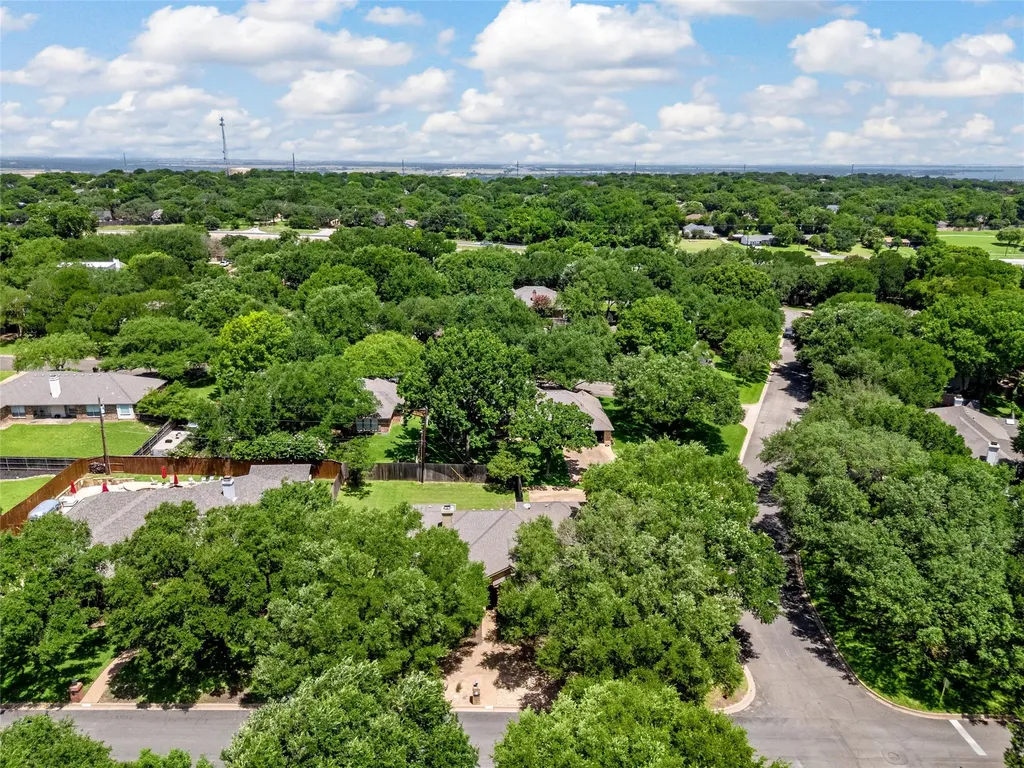 11001 Ridge Point Drive Woodway TX 76712