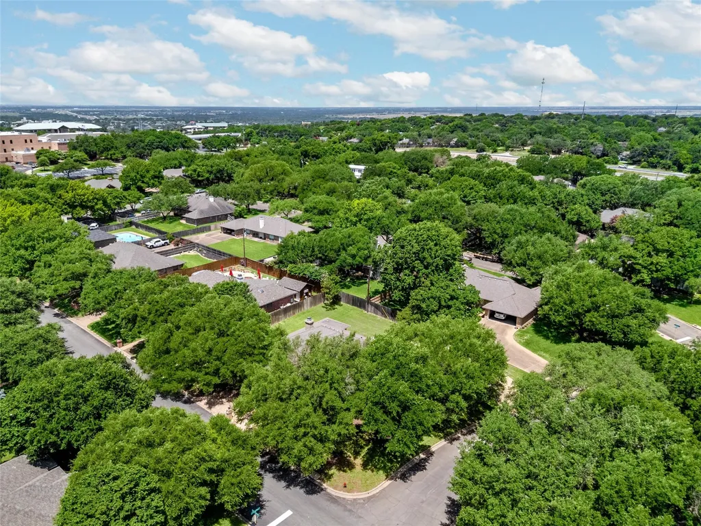11001 Ridge Point Drive Woodway TX 76712