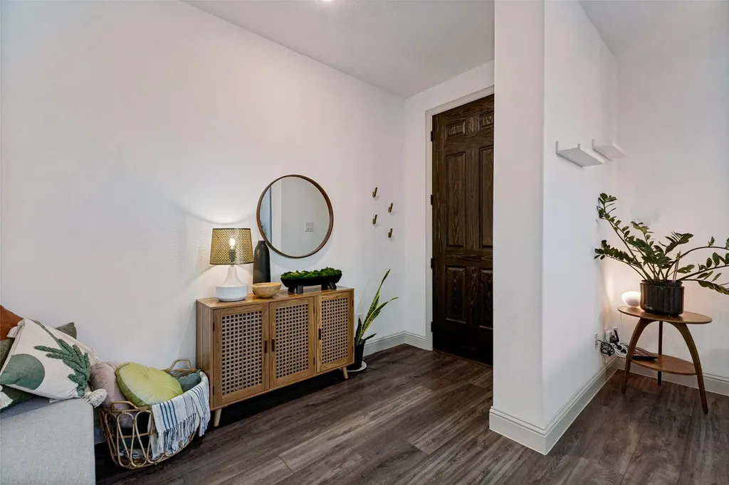 2521 Barnwood Lane Garland TX 75042