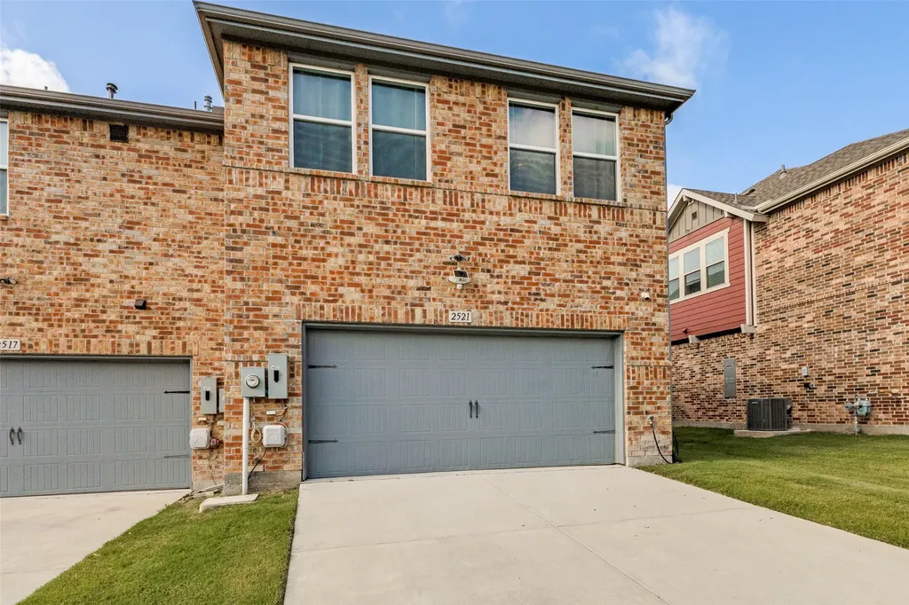 2521 Barnwood Lane Garland TX 75042