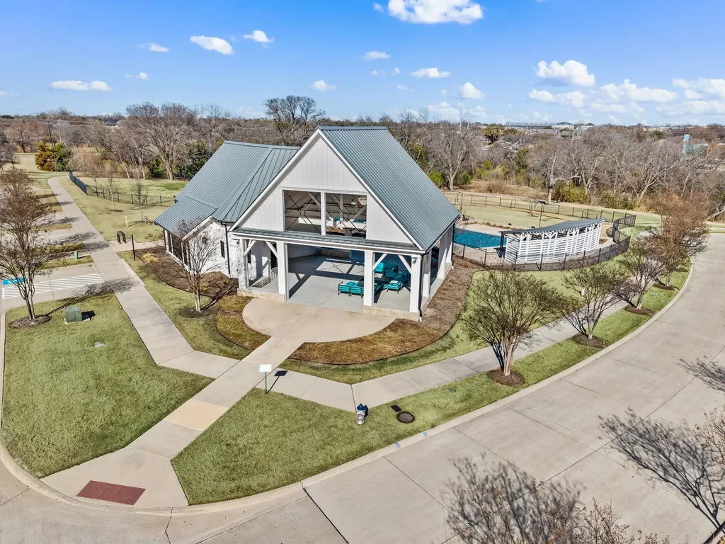 2521 Barnwood Lane Garland TX 75042