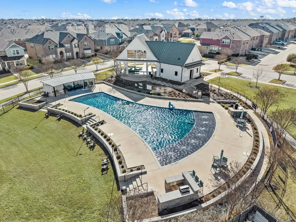 2521 Barnwood Lane Garland TX 75042