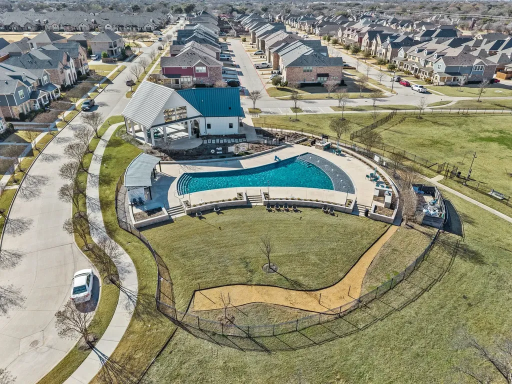 2521 Barnwood Lane Garland TX 75042