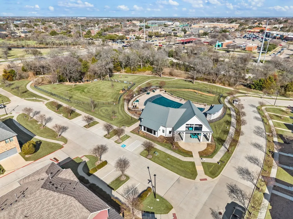 2521 Barnwood Lane Garland TX 75042