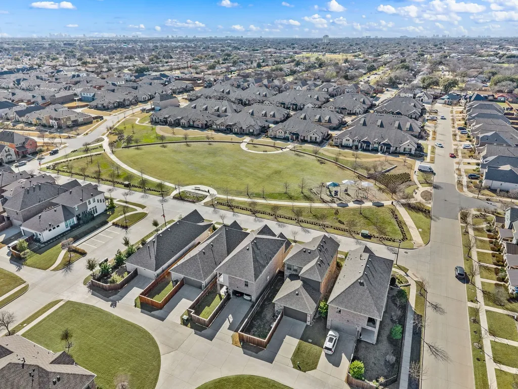 2521 Barnwood Lane Garland TX 75042