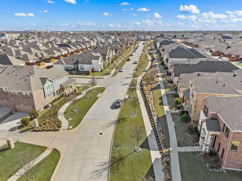 2521 Barnwood Lane Garland TX 75042