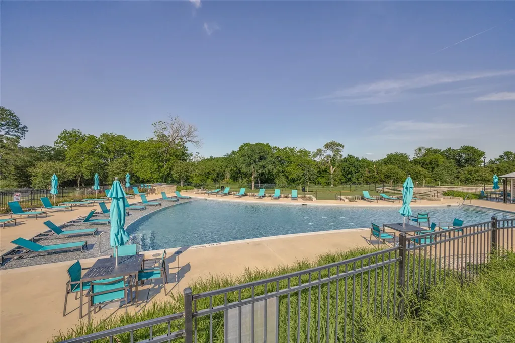 2521 Barnwood Lane Garland TX 75042