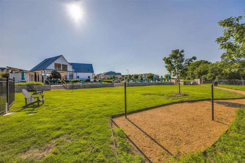 2521 Barnwood Lane Garland TX 75042