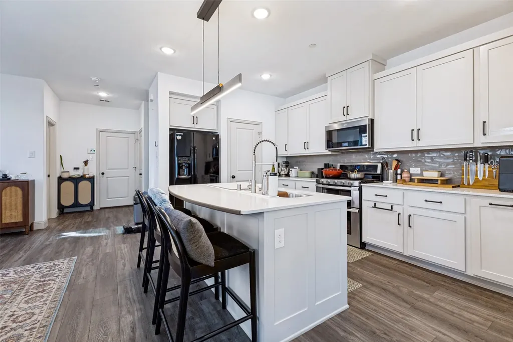 2521 Barnwood Lane Garland TX 75042