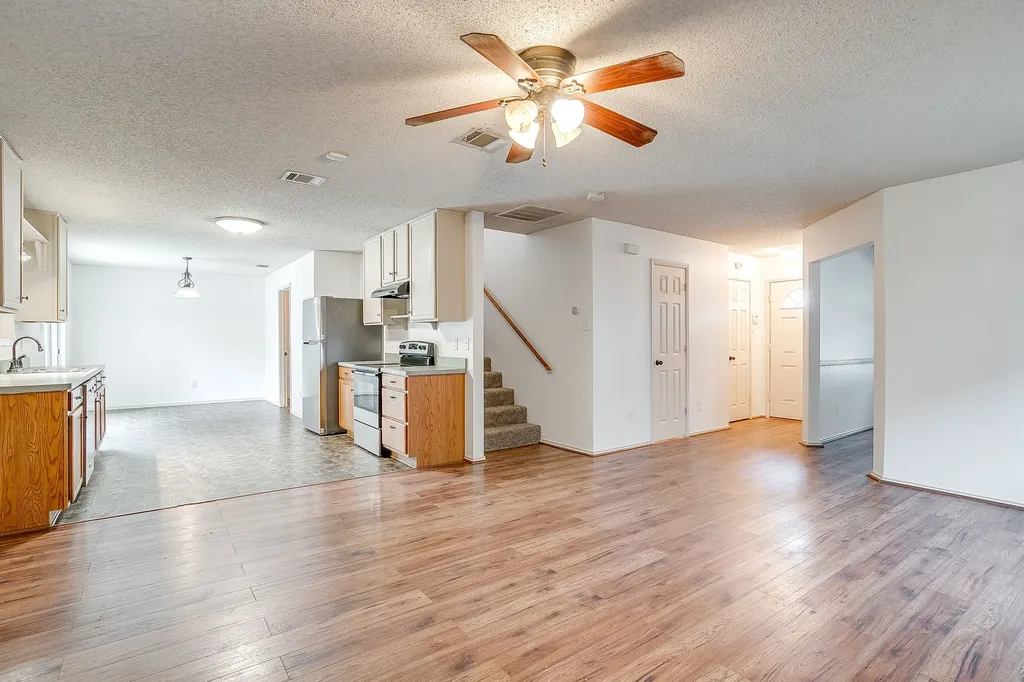 2333 Ash Grove Trail Fort Worth TX 76112
