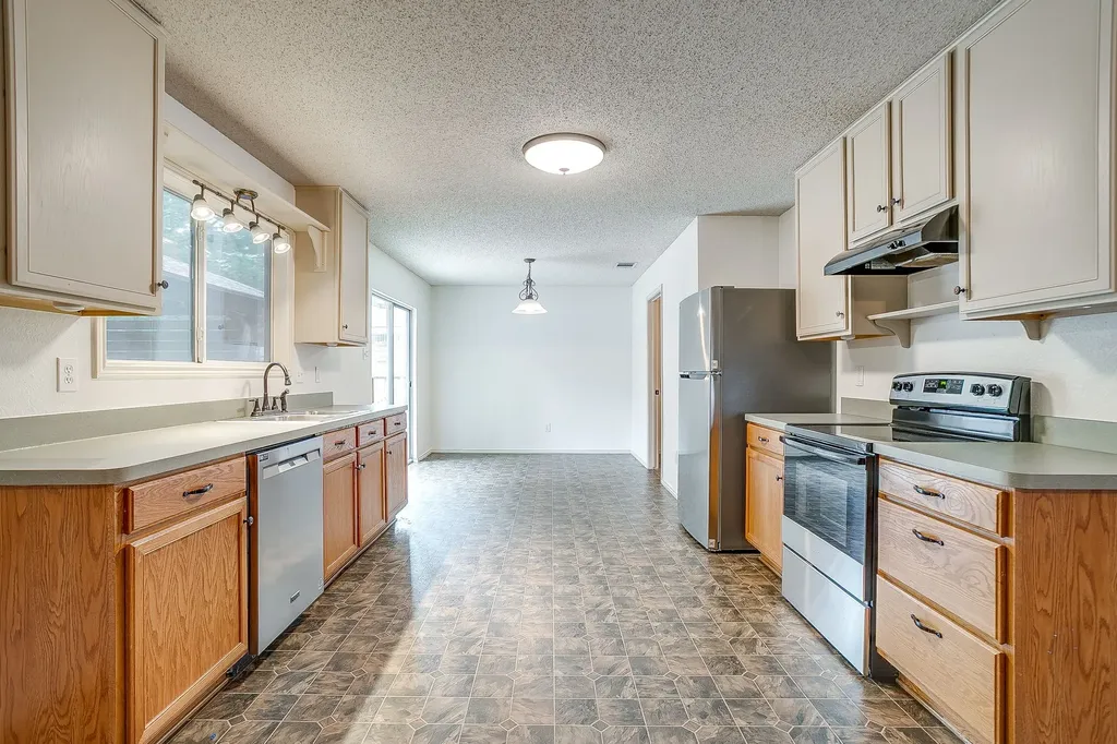 2333 Ash Grove Trail Fort Worth TX 76112