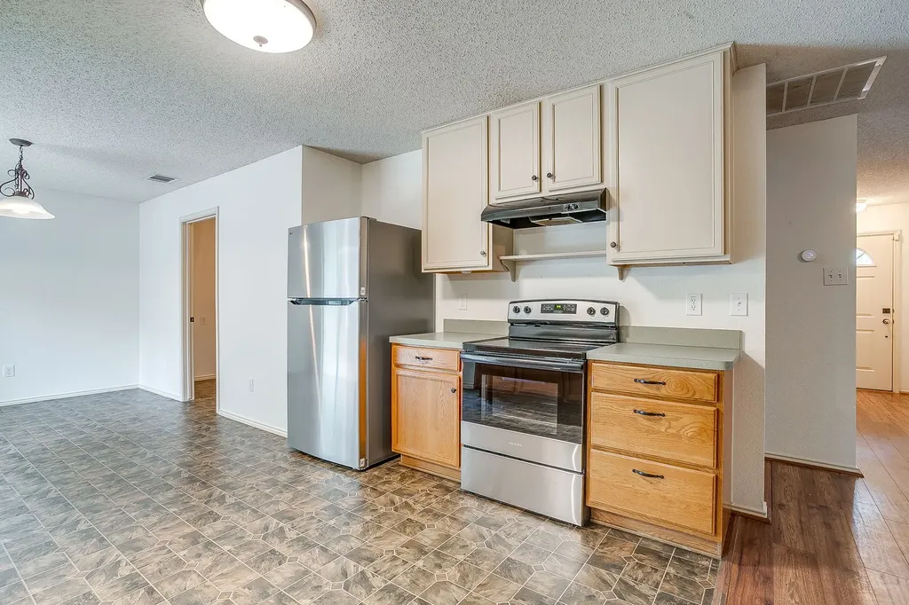 2333 Ash Grove Trail Fort Worth TX 76112