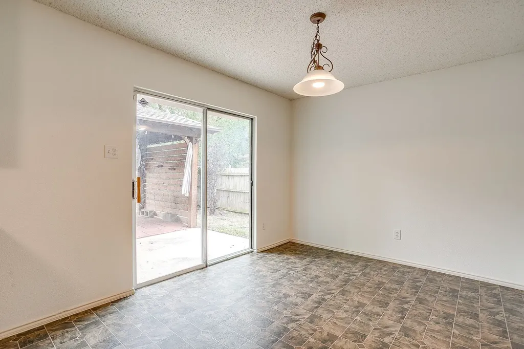 2333 Ash Grove Trail Fort Worth TX 76112