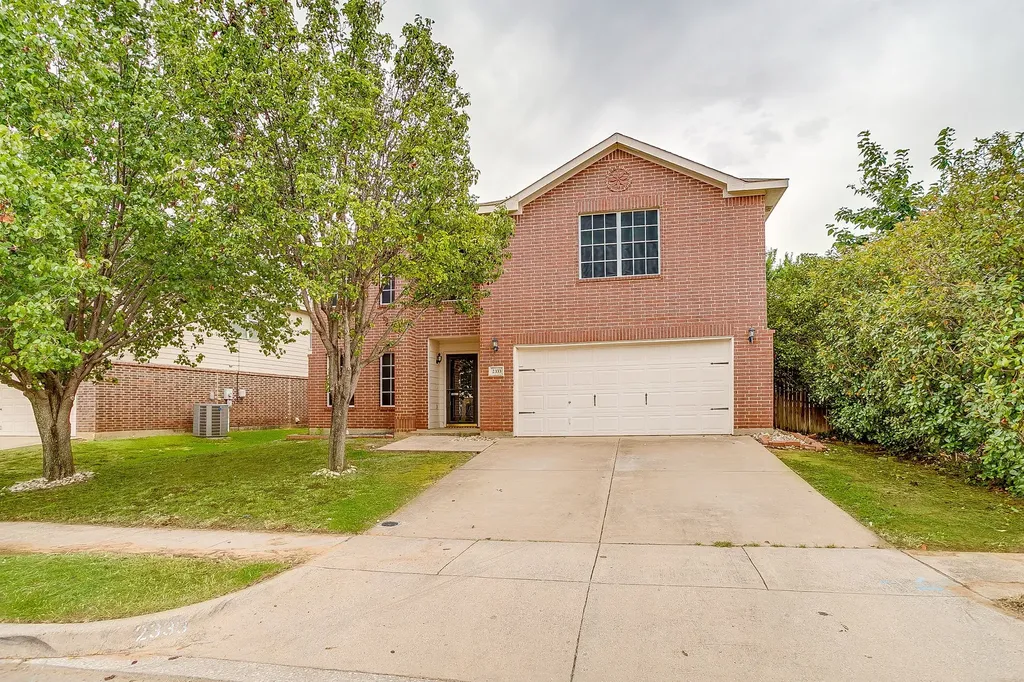 2333 Ash Grove Trail Fort Worth TX 76112