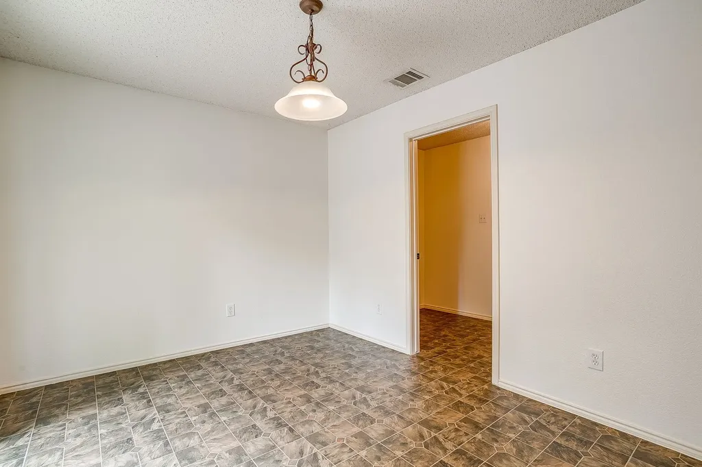 2333 Ash Grove Trail Fort Worth TX 76112