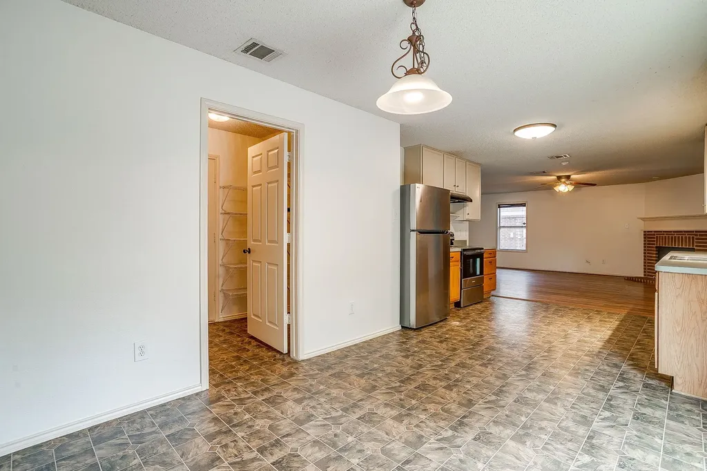 2333 Ash Grove Trail Fort Worth TX 76112