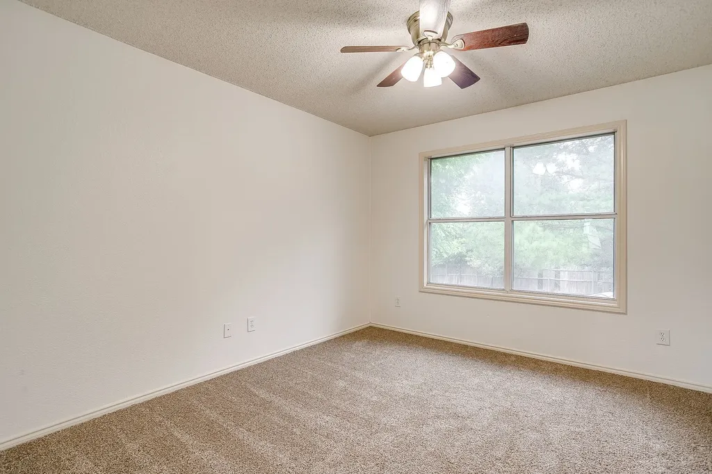 2333 Ash Grove Trail Fort Worth TX 76112