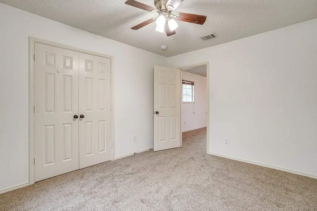 2333 Ash Grove Trail Fort Worth TX 76112