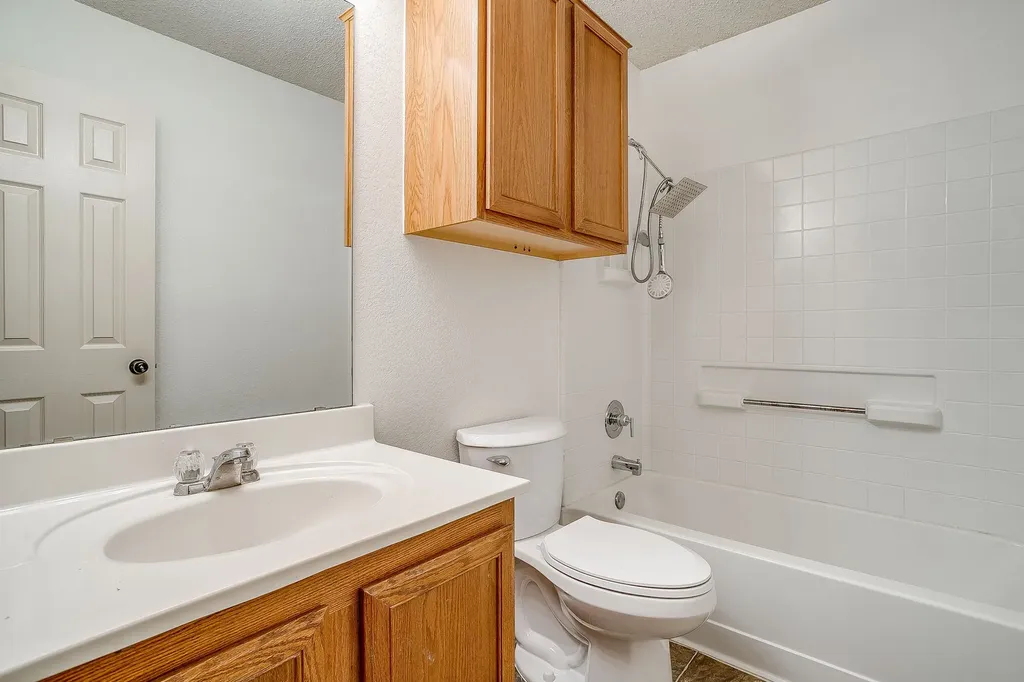 2333 Ash Grove Trail Fort Worth TX 76112