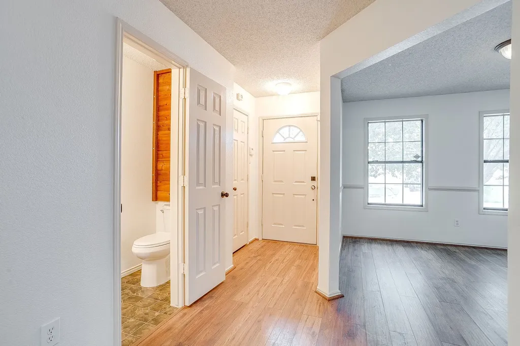 2333 Ash Grove Trail Fort Worth TX 76112