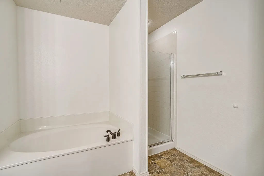 2333 Ash Grove Trail Fort Worth TX 76112