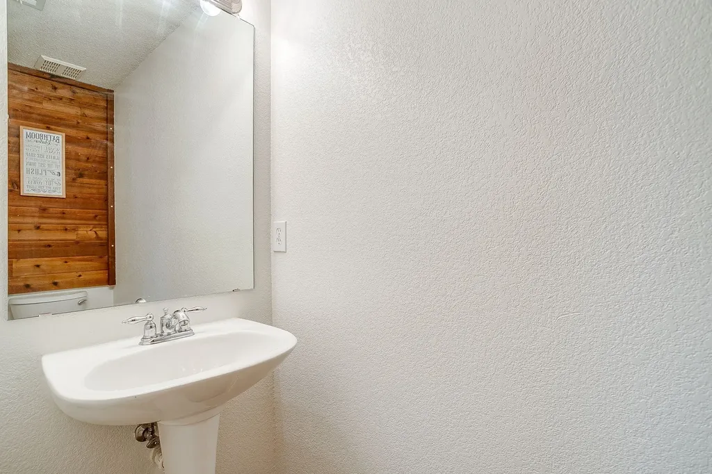 2333 Ash Grove Trail Fort Worth TX 76112