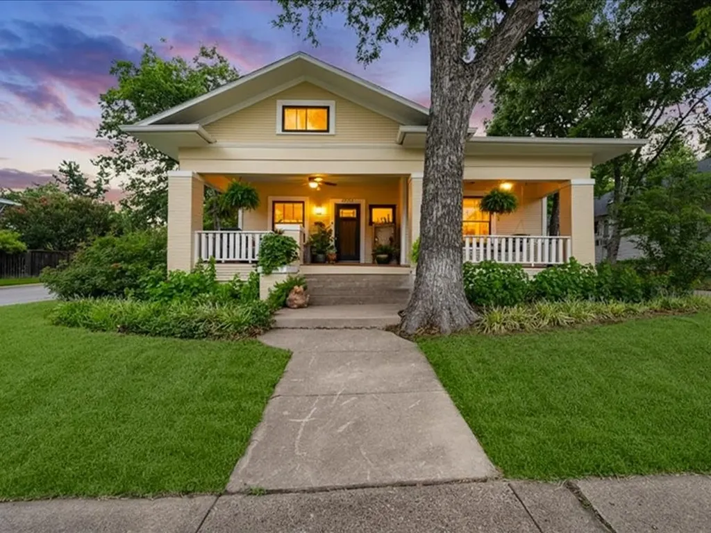 2001 Lipscomb Street Fort Worth TX 76110