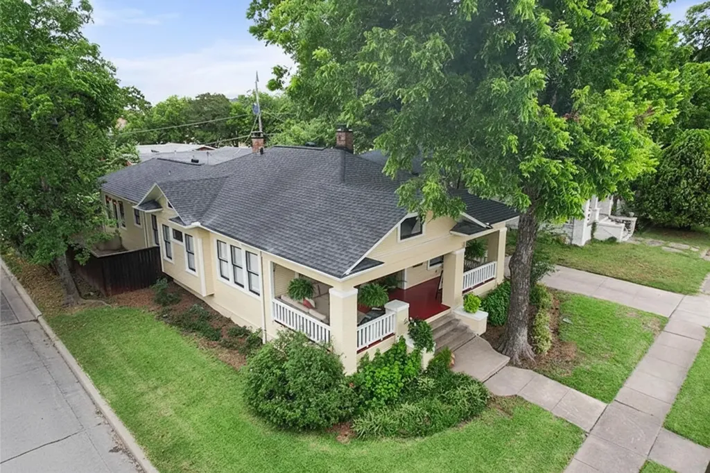 2001 Lipscomb Street Fort Worth TX 76110