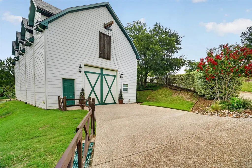 3438 Indian Trail Arlington TX 76016