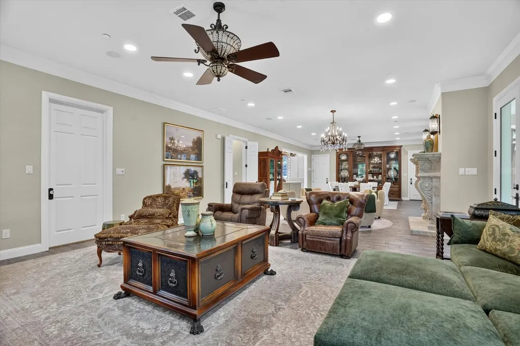 3438 Indian Trail Arlington TX 76016