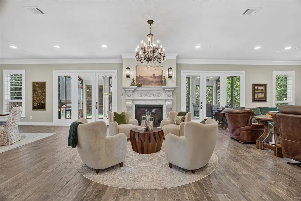 3438 Indian Trail Arlington TX 76016