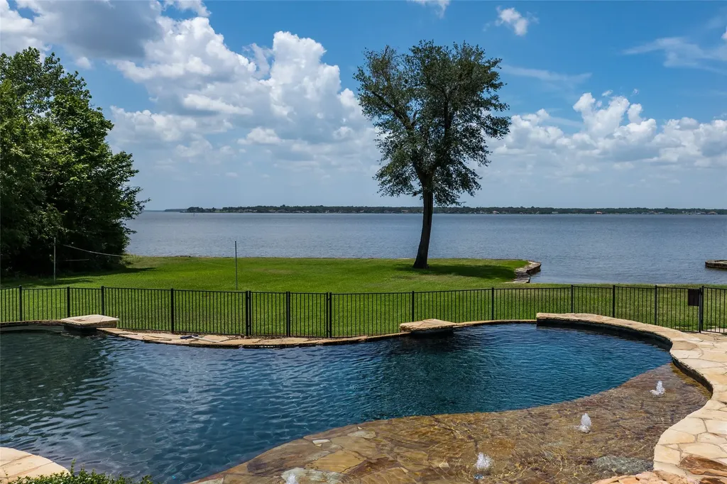 103-105 Sun Valley Mabank TX 75147