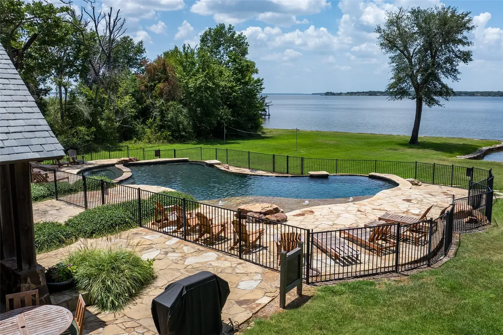 103-105 Sun Valley Mabank TX 75147