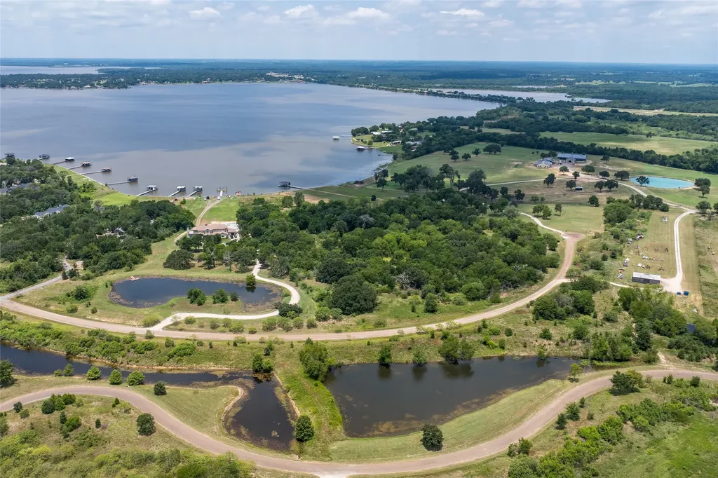 103-105 Sun Valley Mabank TX 75147