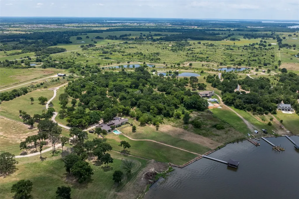 103-105 Sun Valley Mabank TX 75147