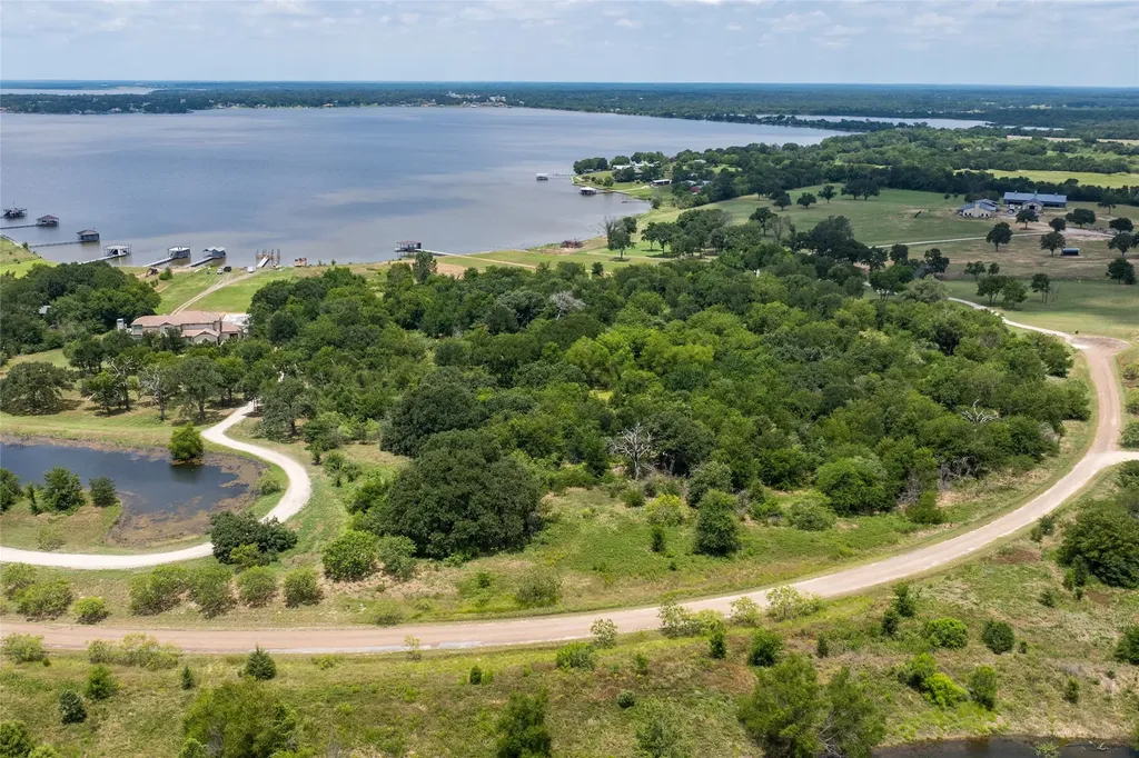 103-105 Sun Valley Mabank TX 75147