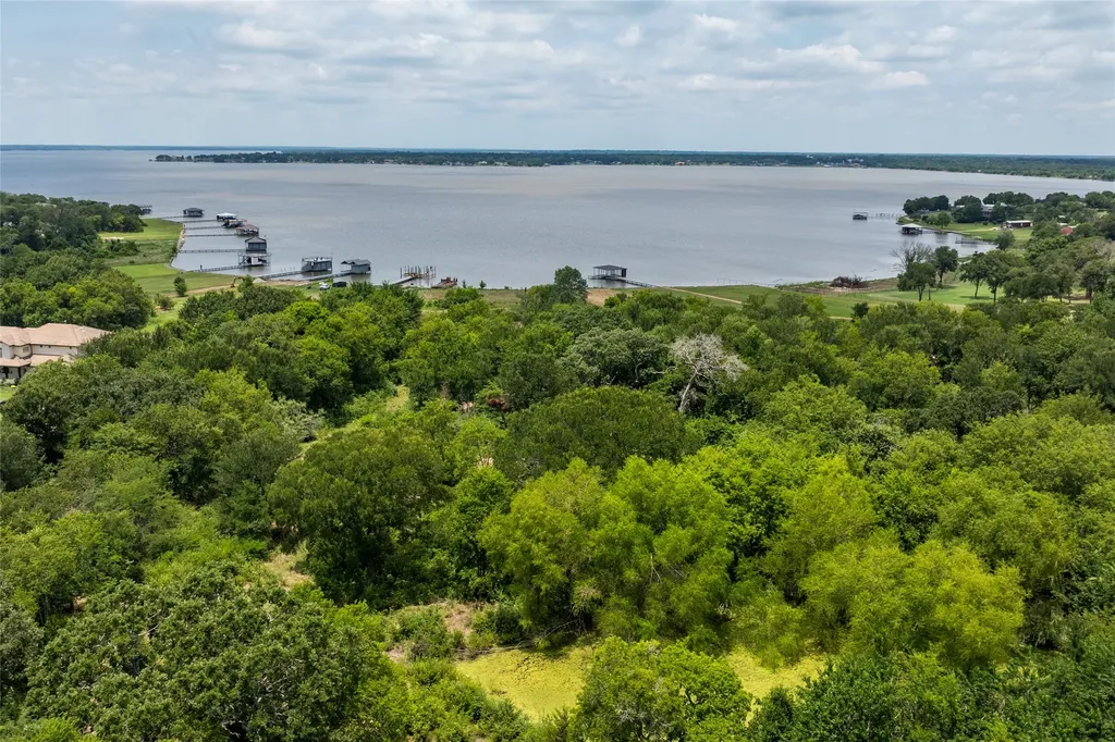 103-105 Sun Valley Mabank TX 75147