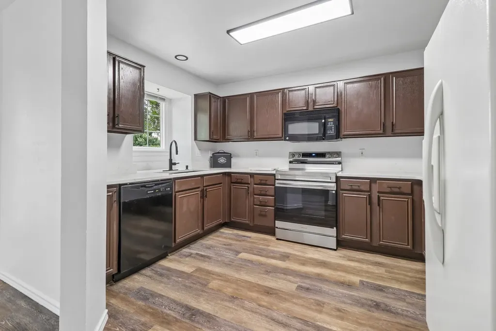 101 Apache Trail Alvarado TX 76009