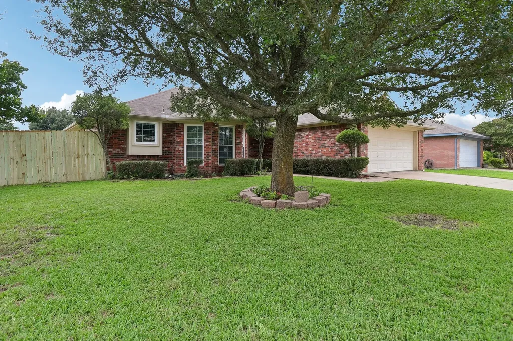 101 Apache Trail Alvarado TX 76009