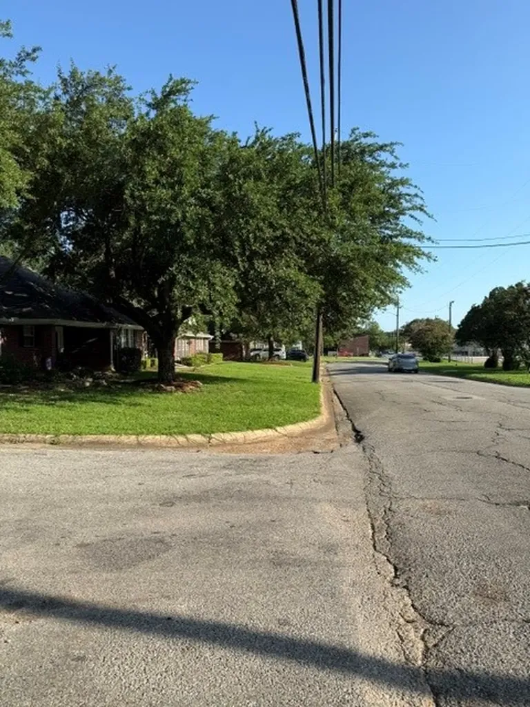 325 25th Street NE Paris TX 75460