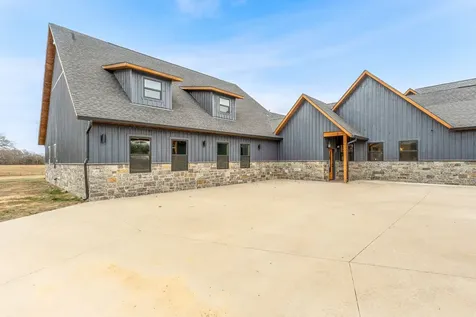 239 32507 Road Paris TX 75460