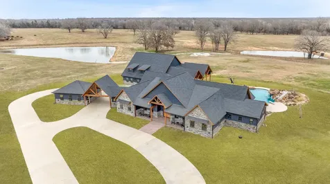 239 32507 Road Paris TX 75460