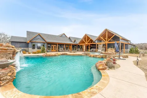 239 32507 Road Paris TX 75460