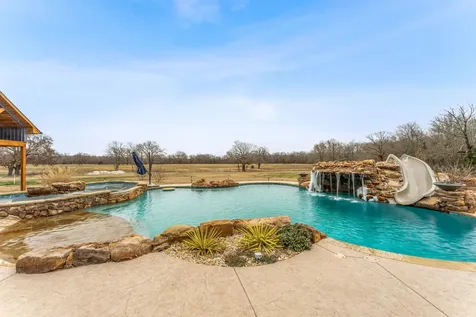 239 32507 Road Paris TX 75460