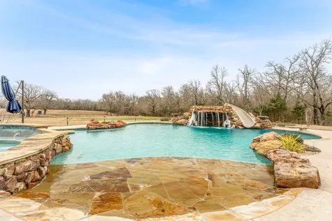 239 32507 Road Paris TX 75460