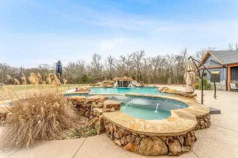 239 32507 Road Paris TX 75460