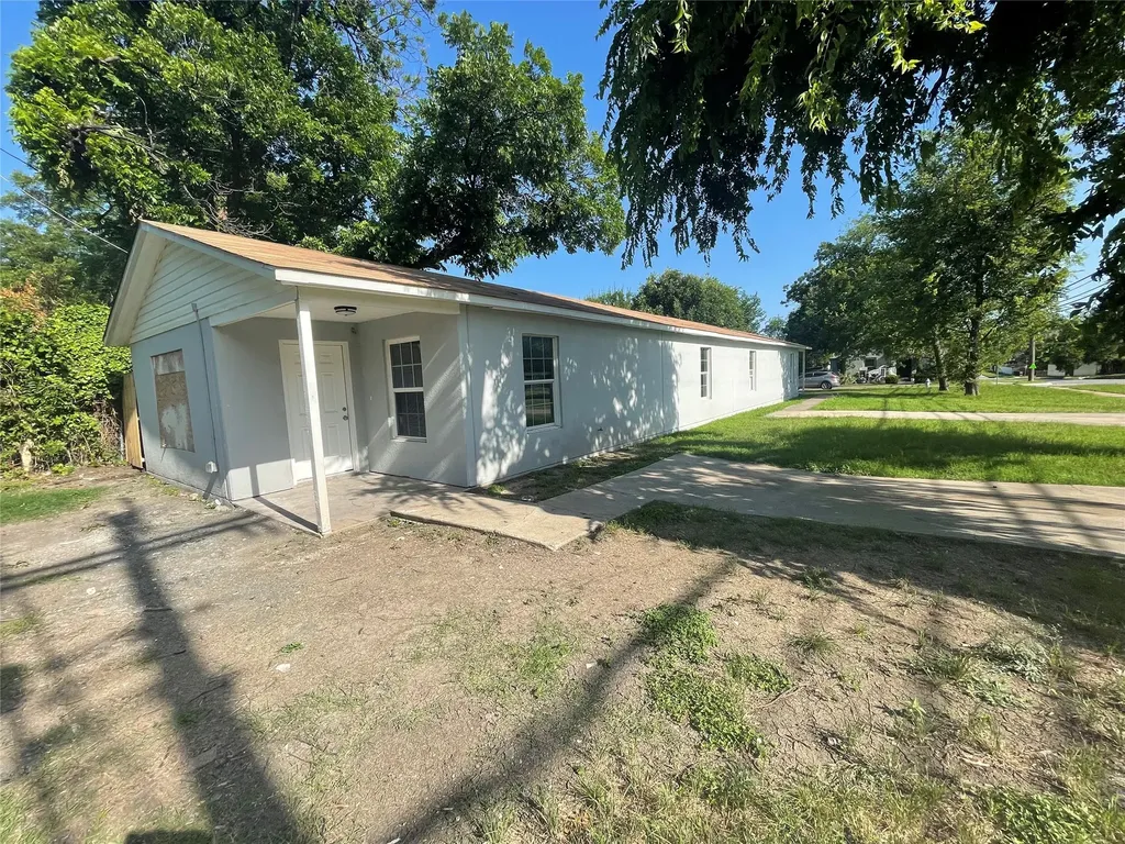 2155 New York Avenue Fort Worth TX 76104