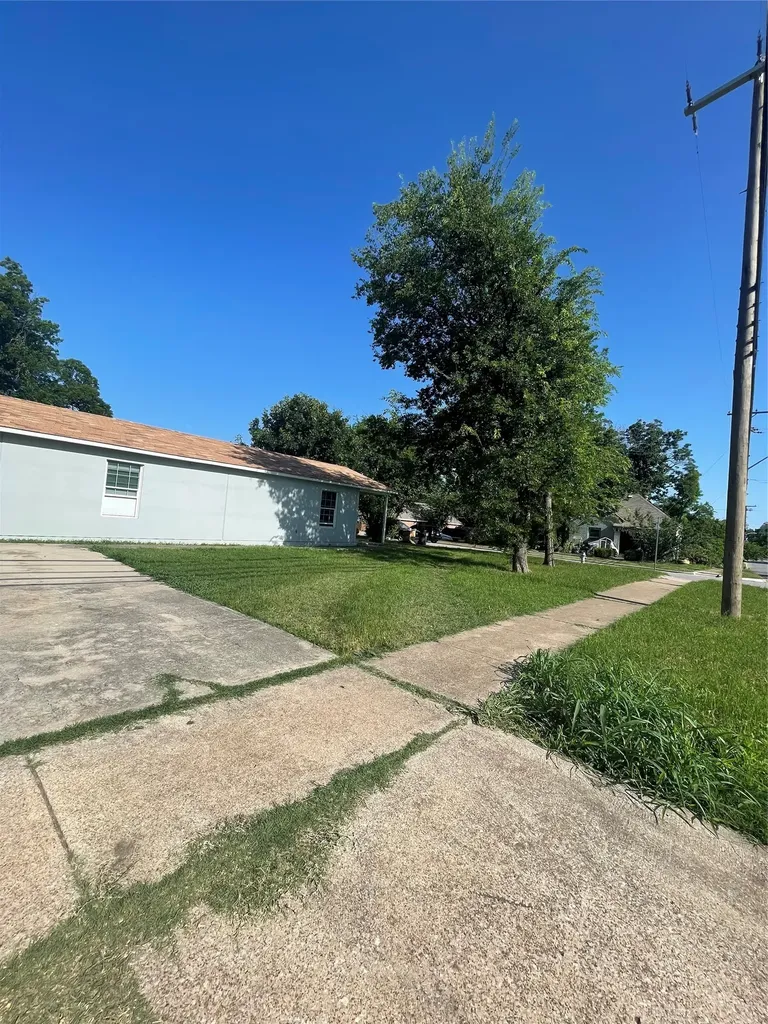 2155 New York Avenue Fort Worth TX 76104