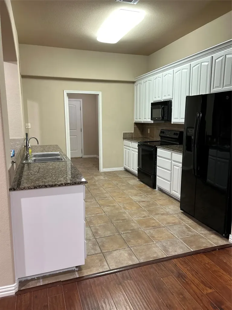 2409 Tigua Court Waco TX 76712