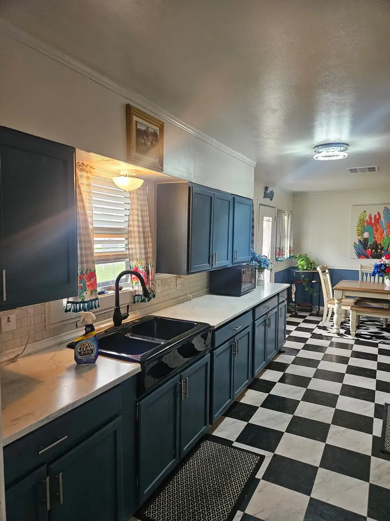 600 W Washington Kosse TX 76653
